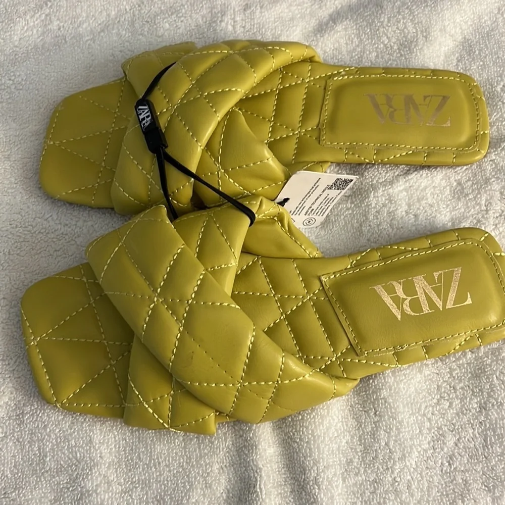 Zara ladies Sandals - Picture 3 of 5